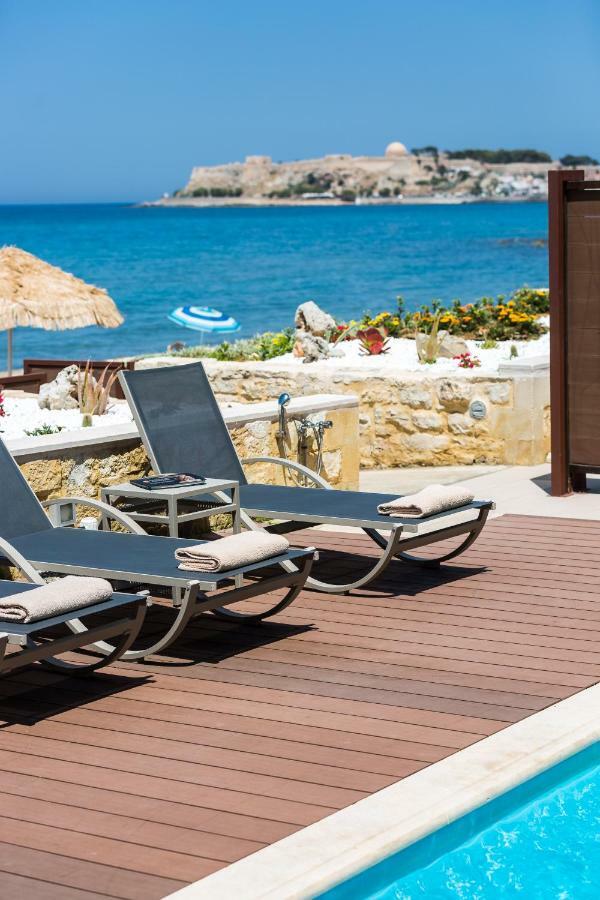 Espera Luxury Beach Front Residence With Pool & Bbq, By Thinkvilla 레팀노 외부 사진
